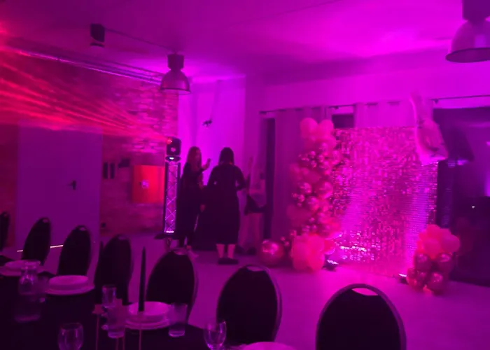 Villa Na Kolonii, Trzy Domki, Nowe, Sala Bankietowa 82m2